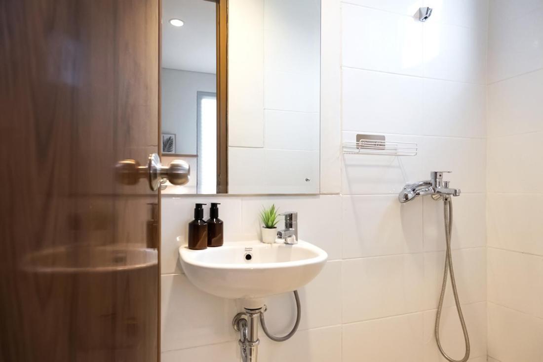 Twospaces Living At Zena Mozia Tegal  Luaran gambar